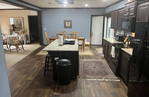 Gober House | Lakefront Gem for Family/Fishermen Getaway - 1 Hour from Dallas