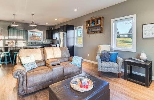 Dent House | Lakefront Gem: Grills & Fire Pit in Dent