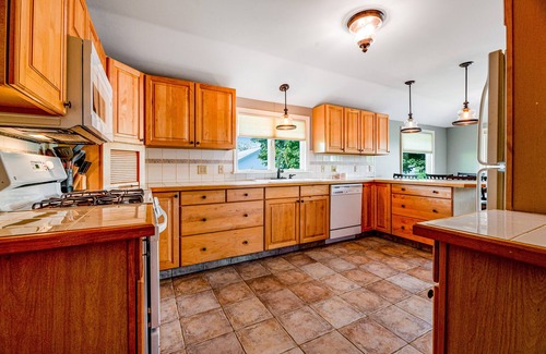Penn Yan House | Lakefront gem with game room and dock - the house that almost floated away