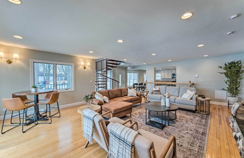 Powers Lake House | Lakefront Genoa City Home w/Private Beach