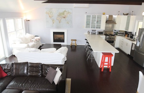 Milford House | Lakefront Getaway *Less than 2 hrs from NYC* Private Lake Access/Hot Tub
