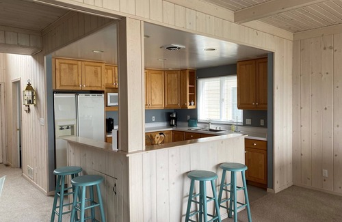 Twin Lakes House | Lakefront Getaway Perfect for All Seasons
