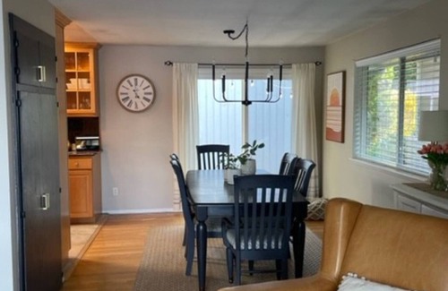 Black Diamond House | Lakefront Getaway at Lake Sawyer