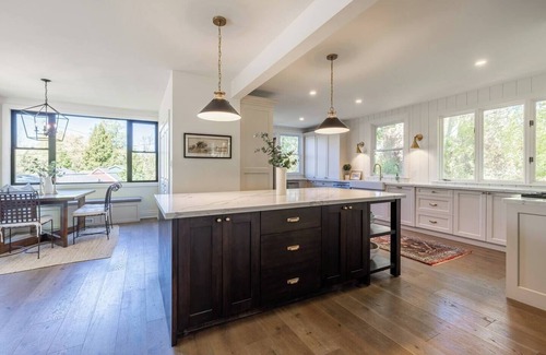 Fort Erie House | Lakefront Getaway w/Private Nordic Spa + Hot tub