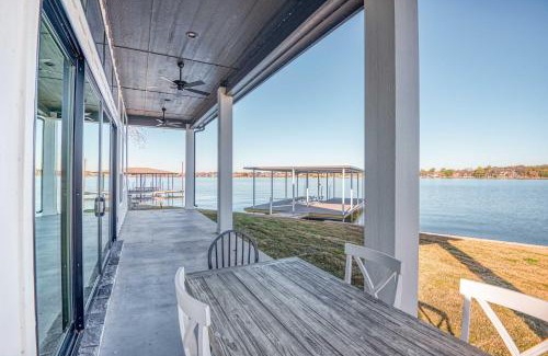 Granbury House | Lakefront Granbury Retreat with Patio and Fire Pit