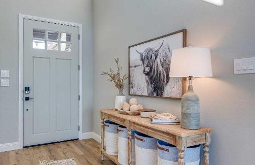 Granbury House | Lakefront Granbury Retreat with Patio and Fire Pit