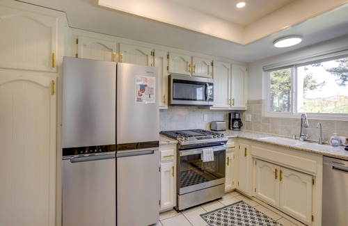 Pismo Beach Cottage | Lakefront Grover Beach Home ~ Walk to Ocean!