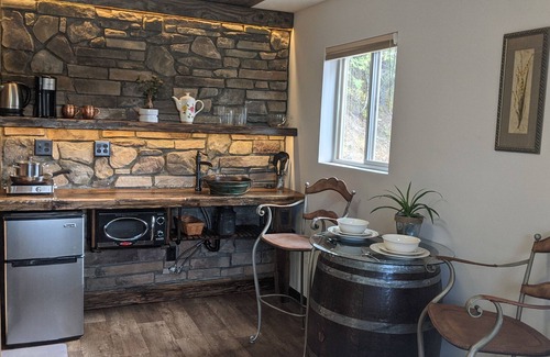 Spirit Lake Cabin | Lakefront guest house, dock access. Kayak, peddleboat, and rowboat. fishing.