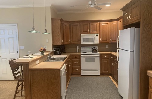 Ashville House | Lakefront guest house on Neely Henry Lake with swim/boat dock Canoe Creek area