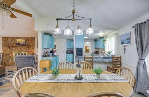 Gun Barrel City House | Lakefront Gun Barrel City Home w/Dock & Deck