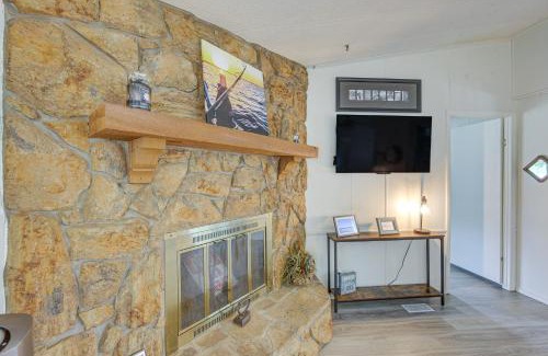 Gun Barrel City House | Lakefront Gun Barrel City Home with Dock and Deck
