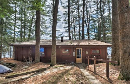 Turner House | Lakefront Hartford Cabin with Canoe and Boat Ramp