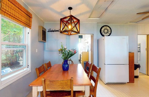 Central Huron Cottage | Lakefront Haven Beachfront escape-Private Steps
