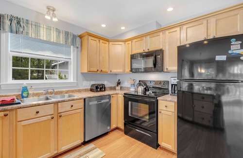 Bridgton House | Lakefront haven near Pleasant Mt-central location-25 mi. to N.Conway