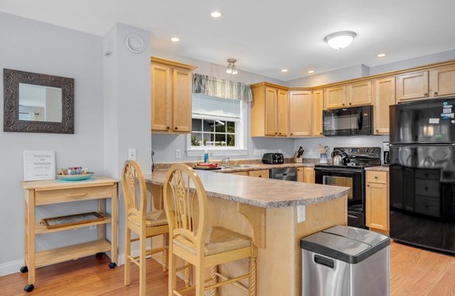 Bridgton House | Lakefront haven near Pleasant Mt-central location-25 mi. to N.Conway