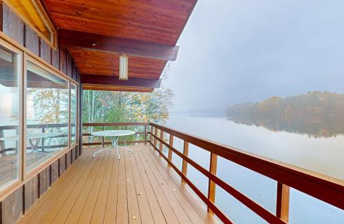 Lake Tomahawk House | Lakefront Haven