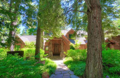 Homewood House | Lakefront History cabin