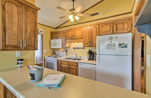 Ingles House | Lakefront Hiwassee Home w/Private Dock & Deck!