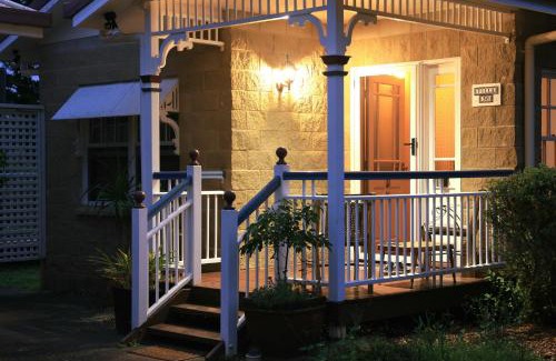 Yungaburra Villa | Lakefront holiday villa