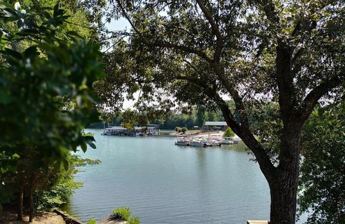 Dayton House | LAKEFRONT Home at Lake Chickamauga! Walk to the Marina!