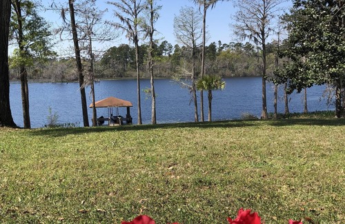 Chipley House | Lakefront Home, beautiful setting, only 30 minutes drive from the Beaches of 30A