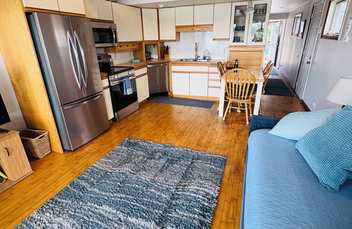 Twin Lake House | Lakefront Home for Rent