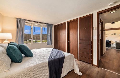 Gaylord Ski Chalet | Lakefront Home Minutes to Boyne Mountain and Downtown Gaylord