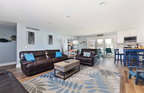 Cassopolis House | Lakefront Home on Diamond Bay | Beach | Fun