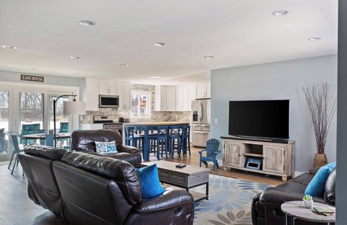 Cassopolis House | Lakefront Home on Diamond Bay | Beach | Fun