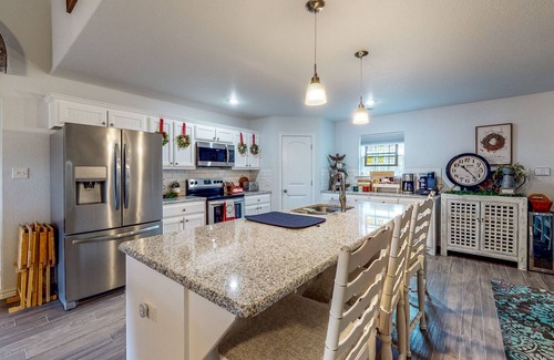 Emory House | Lakefront Home on Lake Fork with Private Dock