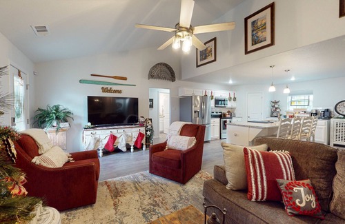 Emory House | Lakefront Home on Lake Fork with Private Dock