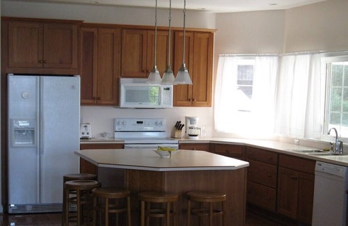 Auburn House | Lakefront Home on Owasco Lake, Finger Lakes NY Region