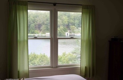 Putnam Valley House | Lakefront Home under 60 minutes from NYC and Westchester County