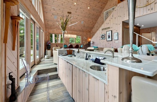 Higgins Lake House | LAKEFRONT HOME w BEACH @ HIGGINS LAKE !