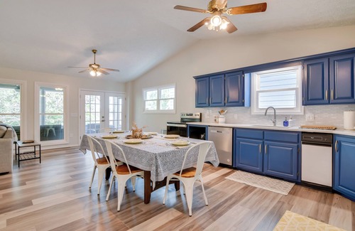 Eagle Rock House | Lakefront Home w/Fire Pit in Eagle Rock