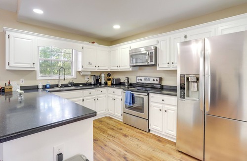 Murrayville House | Lakefront Home w/Private Boat Dock on Lake Lanier