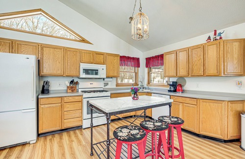 Rhinelander House | Lakefront Home w/Private Beach in Rhinelander!