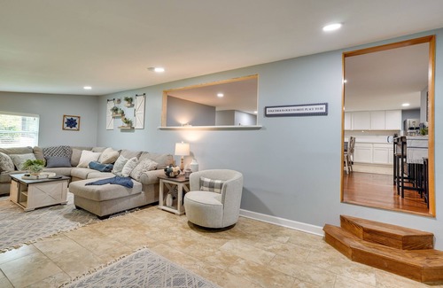 Florida South Atlantic Coast House | Lakefront Home w/Screened Porches in Frostproof!