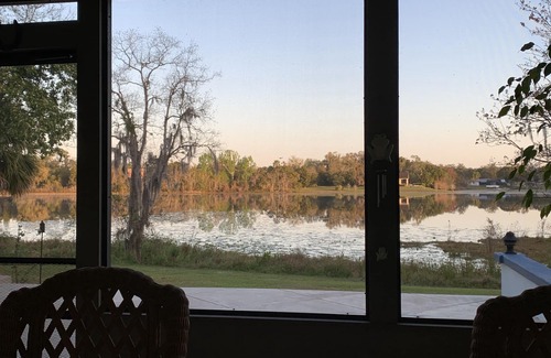 Longwood House | Lakefront Home Where You Can Retreat And Relax
