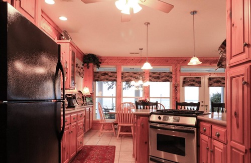 Moncks Corner House | Lakefront home with private dock & boat landing!
