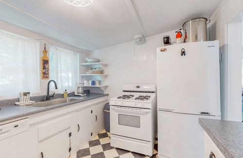 Penn Yan House | Lakefront home with gorgeous views, decks & grill on Keuka lake