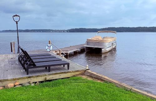 Cross Hill House | Lakefront Home with Hot Tub and Dock in Cross Hill!