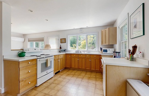 Union House | Lakefront home with large yard, screened porch & amazing views