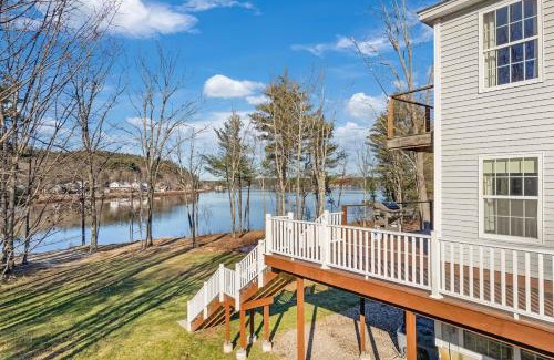 Lebanon House | Lakefront Home with Private Beach Access & Hot Tub