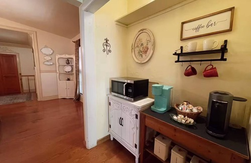 Cutler Bay House | Lakefront home with private beach 🌴