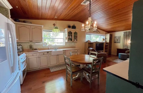 Cutler Bay House | Lakefront home with private beach 🌴