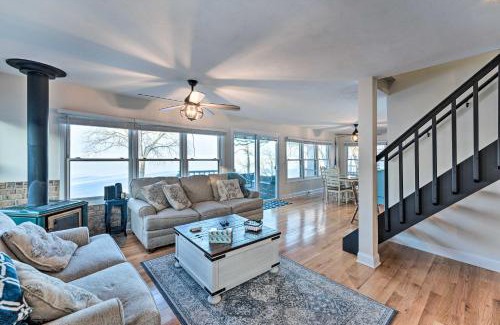 Lake Koshkonong House | Lakefront Home with Gorgeous Sunsets, Kayaks, and Pier