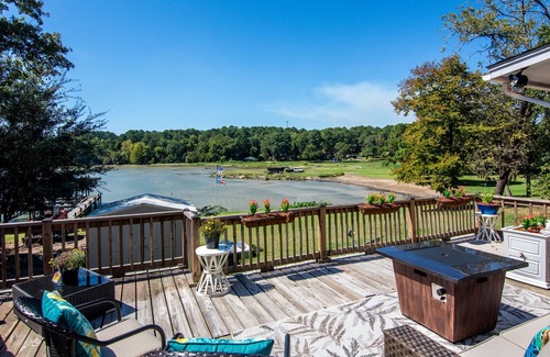 Pointblank House | Lakefront Home with Lake Livingston Views near Fishing Piers & Community Park