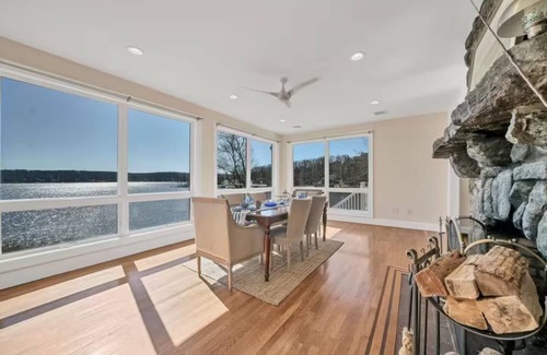 Hopatcong House | Lakefront Hopatcong w/dock kayaks fishing near NYC