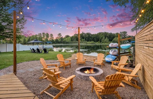 Hillsdale House | Lakefront, Hot Tub, Game Room Sapphire Shores